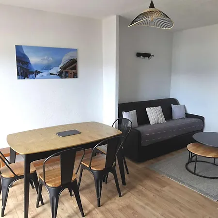 Bel 4 Pieces Renove, 3 Chambres, 2 Terrasses, Parking, Cuisine Equipee, Les - Fr-1-593-112 *